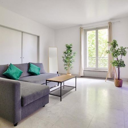 2 Bedrooms Tour Eiffel Rapp Париж Экстерьер фото