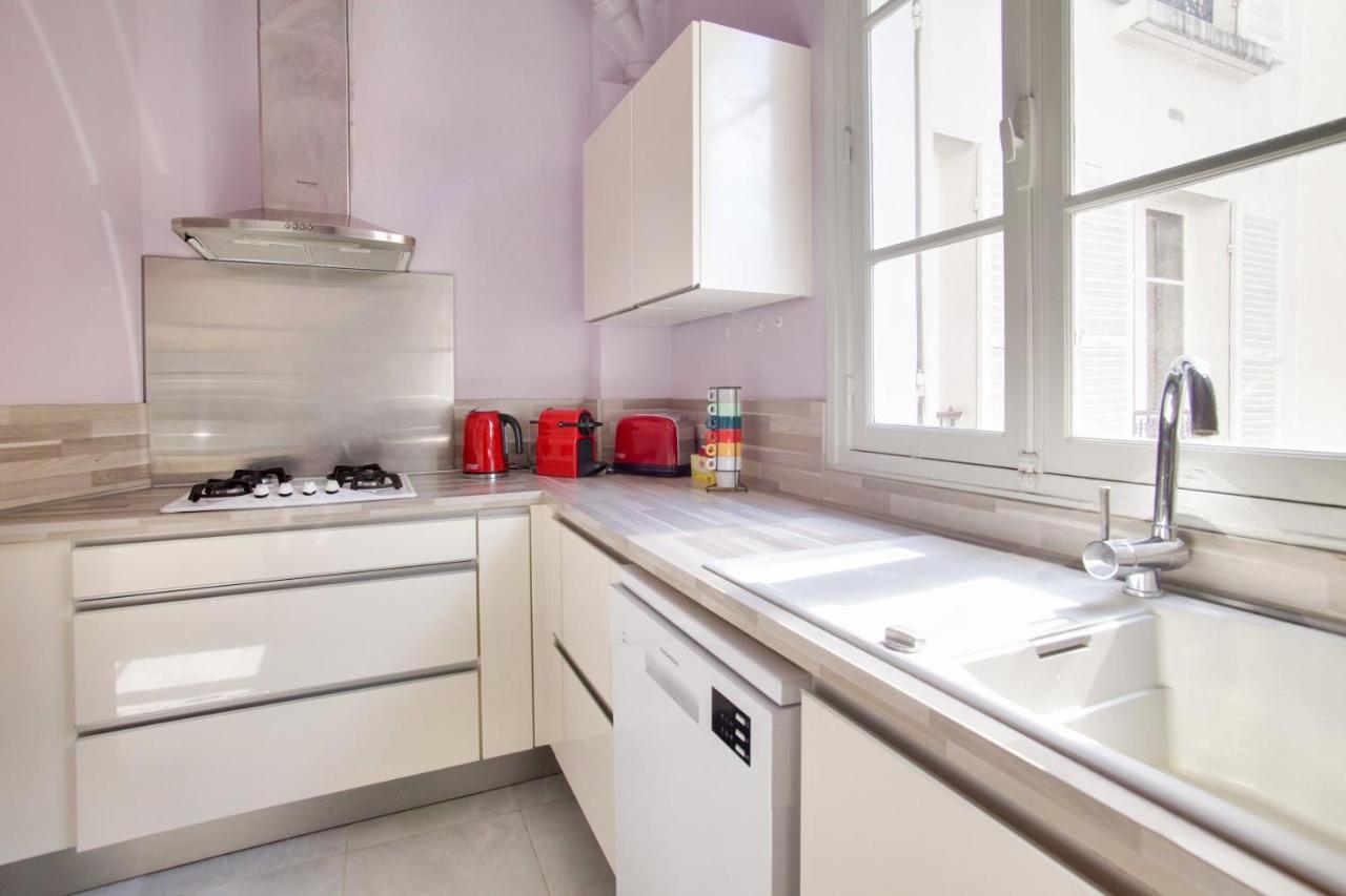 2 Bedrooms Tour Eiffel Rapp Париж Экстерьер фото